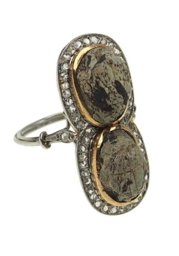 ** VERKAUFT ** Um 1920 - 18 ct. Goldring mit Diamanten & 2 antiken Skarabäen, Frankreich – Bild 3