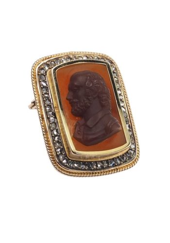 Um 1880 - 9 ct. Gold Brosche mit Karneolkamee "Shakespeare" & Achtkantdiamanten, aus dem Victorian England – Bild 3