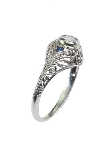 Um 1920 - Art déco Verlobungsring, mit Diamant Solitär und Saphiren – Bild 3