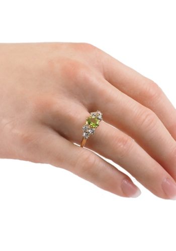 ** VERKAUFT ** Um 1920 - Art déco Peridotring / Verlobungsring mit sechs Diamanten, Englisch – Bild 5