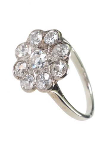 Um 1920 - 18 ct. Gold Ring / Verlobungsring mit Diamantcluster, aus dem Art déco England Daisy – Bild 3