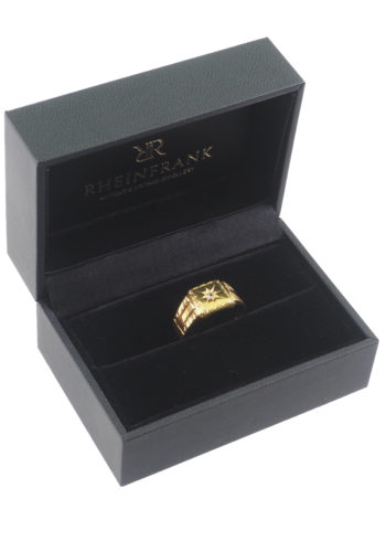 ** VERKAUFT ** Datiert 1934 - Herrenring aus 9 ct. Gelbgold, Diamant in Gypsy-Setting – Bild 4