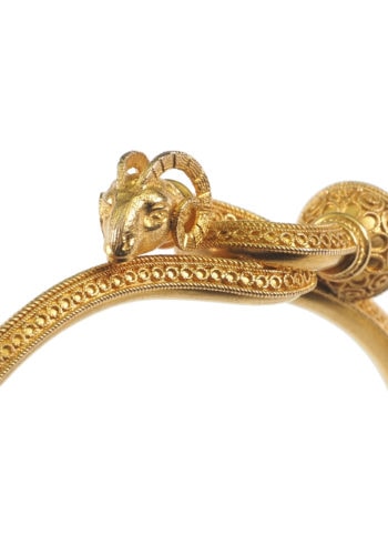 ** VERKAUFT ** Um 1870 - Etruscan Revival Goldarmreif aus Frankreich "Widderkopf" – Bild 3