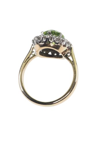 Um 1960 - 18 ct. Gold & Platin Peridotring / Verlobungsring mit 10 Brillanten Daisy – Bild 5
