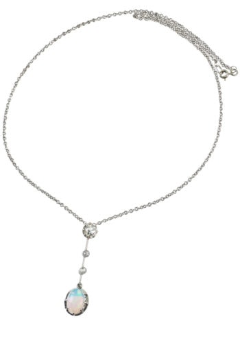 ** VERKAUFT ** Um 1910 - 18K Goldanhänger mit Kette, Opal & Diamanten – Bild 3
