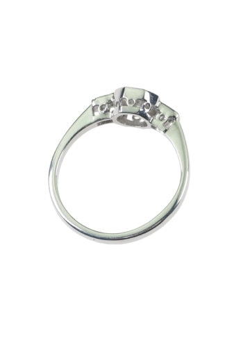 Um 1970 - Platin Verlobungsring mit drei Diamanten – Bild 5