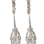Art Déco Ohrringe mit Diamanten aus 18 Karat Gold und Platin