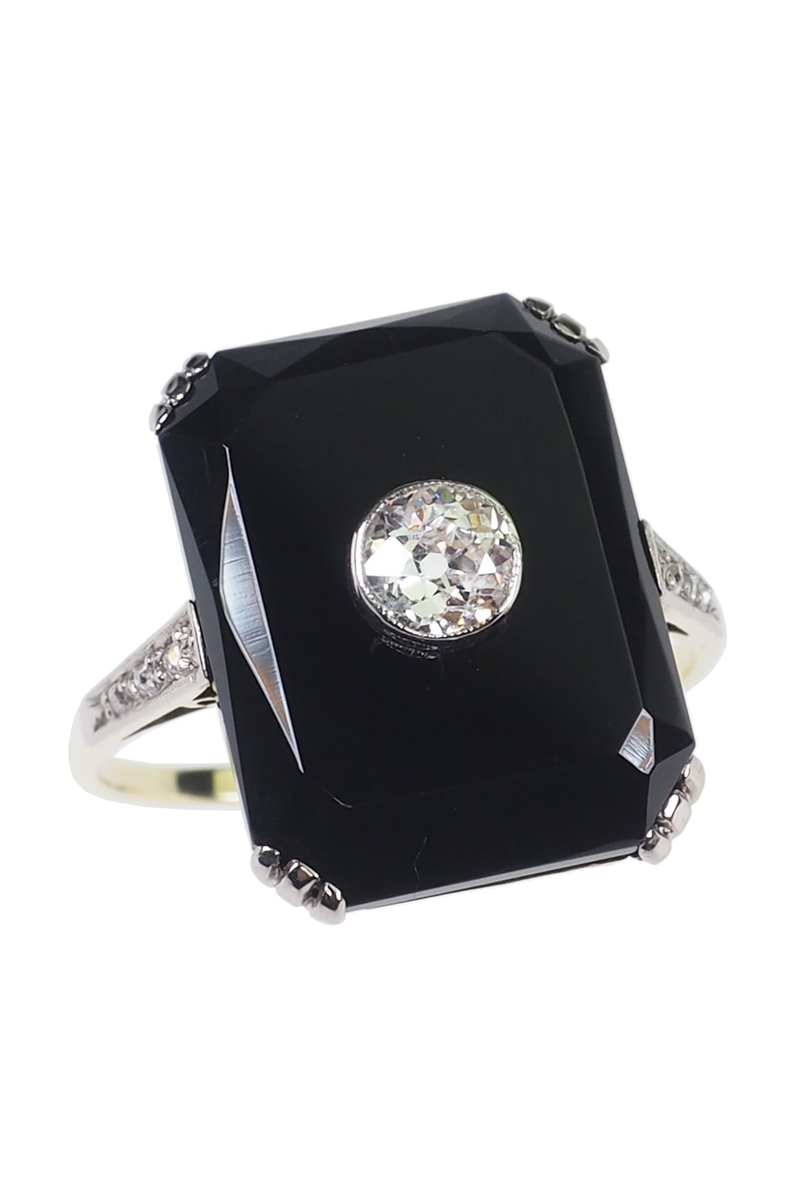 Art Déco Ring mit Diamanten und Onyx aus 14 Karat Gold und Platin