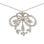 Jugendstil Anhänger mit Diamanten aus 14 Karat Gold und Kette aus 585er Silber