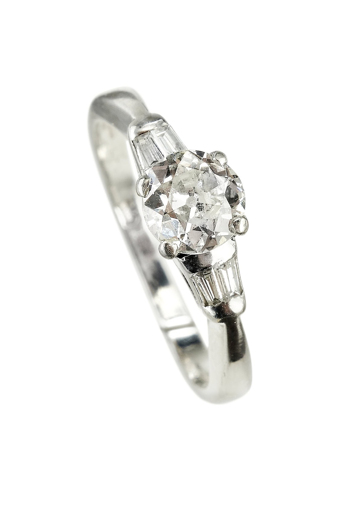 Vintage Verlobungsring mit Diamantsolitaire im Brillantschliff aus Platin