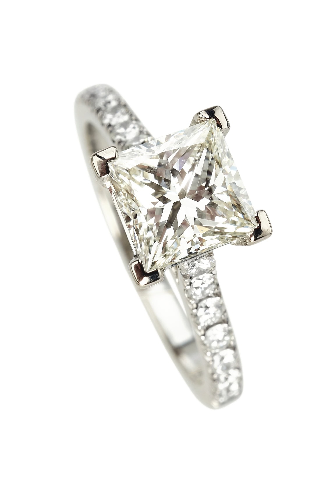 Vintage Verlobungsring mit Diamantsolitaire im Prinzessschliff aus 18 Karat Weißgold