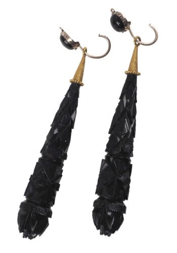 Um 1840 – Handgeschnitzte Jet Ohrringe – Bild 3