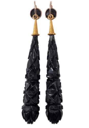 Um 1840 – Handgeschnitzte Jet Ohrringe – Bild 5