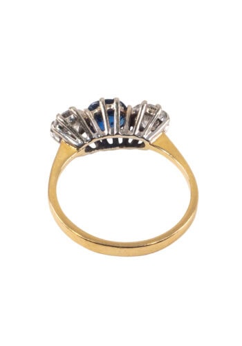 Um 1950 – Trilogie Ring mit Diamanten und Saphir – Bild 4