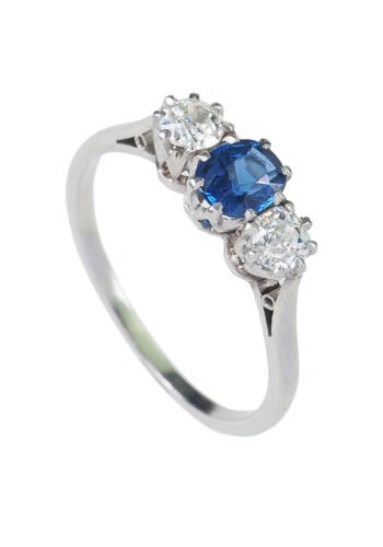 Um 1950 – Vintage Trilogie Ring mit Saphir und Diamanten – Bild 3