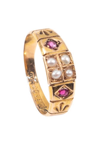 Datiert 1896 – Viktorianischer Ring mit Perlen und Rubinen