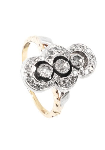 Um 1920 – Art Déco Ring mit Diamanten