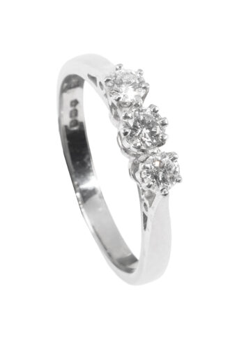 Datiert 1985 – Trilogy Ring mit Diamanten