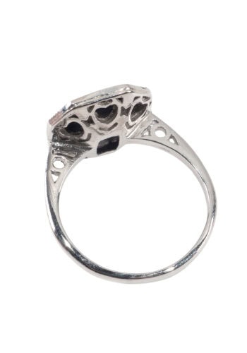 Um 1920 – Art Déco Ring mit Diamanten und Onyx – Bild 4