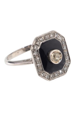 Um 1920 – Art Déco Ring mit Diamanten und Onyx – Bild 3