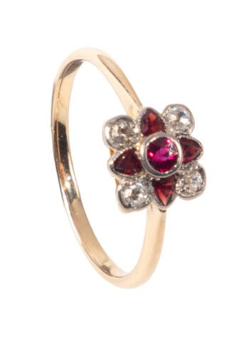 Um 1920 – Art Déco Ring mit Diamanten