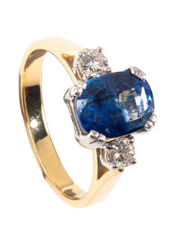 Um 1960 – Trilogy Ring mit Saphir und Diamanten