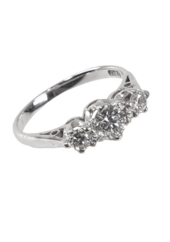 Um 1930 – Trilogy Ring mit 3 Diamanten – Bild 3