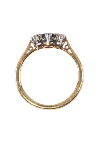 Um 1960 – Trilogy Ring mit Saphir und Diamanten – Bild 4