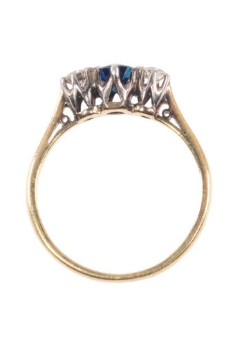 Um 1930 – Trilogy Ring mit Saphir und Diamanten – Bild 5