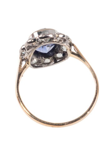 Um 1930 – Entourage Ring mit Saphir und Diamanten – Bild 4