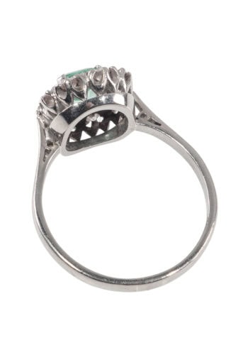 Um 1950 – Entourage Ring mit Smaragd und Diamanten – Bild 4