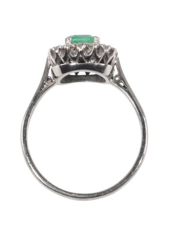 Um 1950 – Entourage Ring mit Smaragd und Diamanten – Bild 5