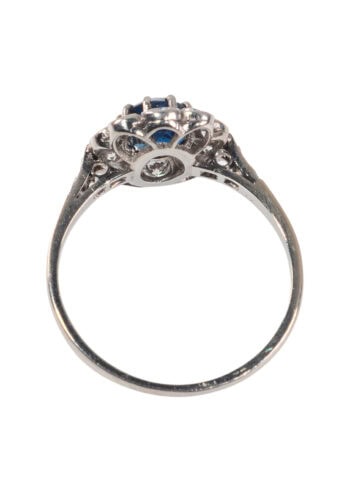 Um 1950 – Entourage Ring mit Saphir und Diamanten – Bild 4