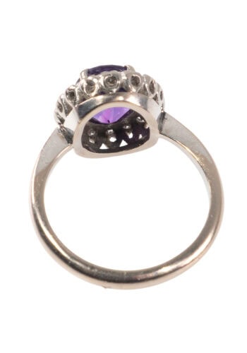 Um 1950 – Entourage Ring mit Amethyst und Diamanten – Bild 4