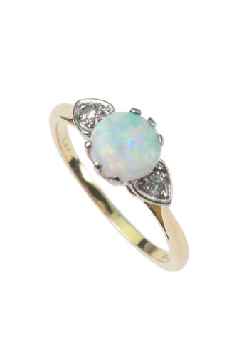 Datiert 1977 – Vintage Opalring mit Diamanten