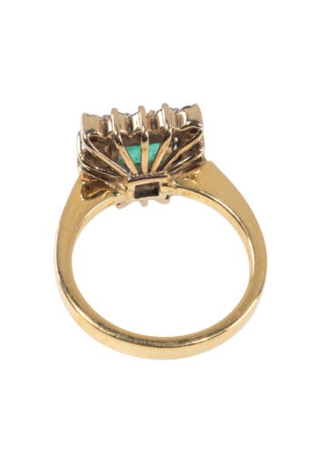 Um 1950 – Entourage Ring mit Smaragd und Diamanten – Bild 4