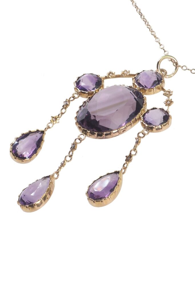 Viktorianischer Anhänger mit Amethyste und Perlen aus 9 Karat Gold
