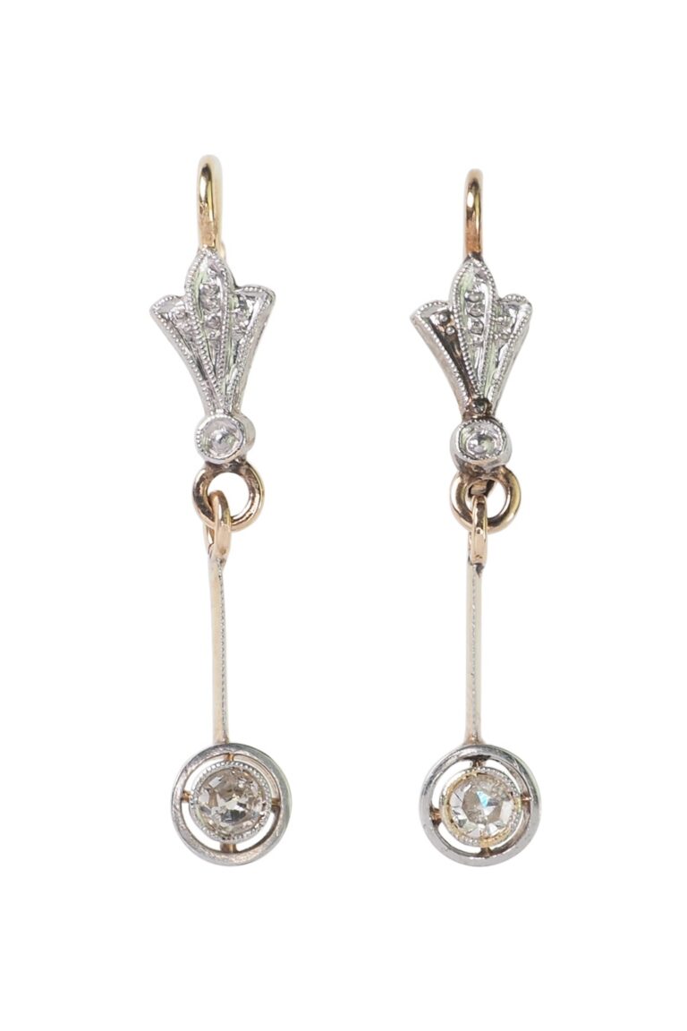 Art Déco Ohrringe mit Diamanten aus 15 Karat Gold und Platin