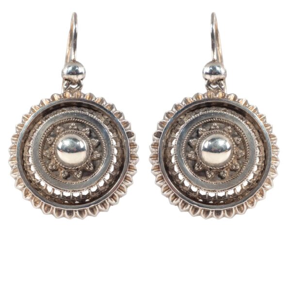 Um 1870 – Victorian earrings in silver
