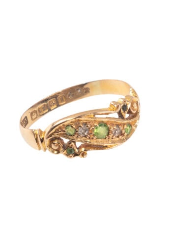 Datiert 1910 – Edwardian Ring mit Peridots und Diamanten – Bild 3