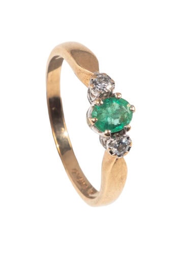 Um 1970 – Trilogy Ring mit Smaragd & Diamanten