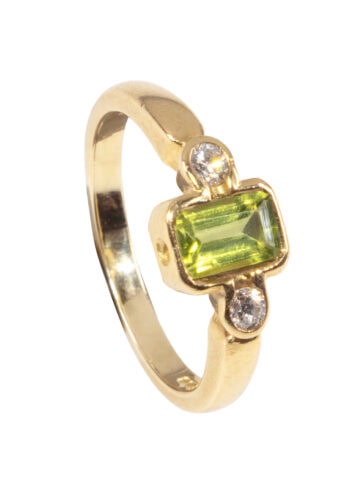 Um 1980 – Vintage Peridotring mit Diamanten