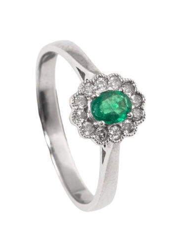 Um 1970 – Entourage Ring mit Smaragd und Diamanten