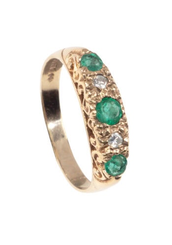 Datiert 1986 – Smaragdring mit Diamanten