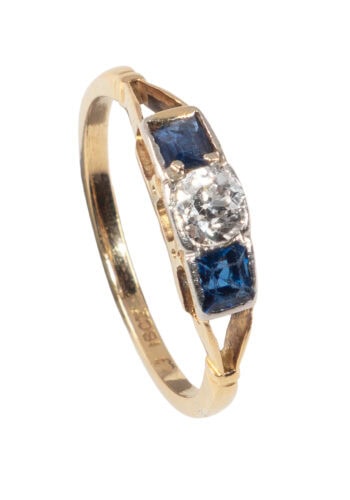 Um 1930 – Trilogy Ring mit Saphiren und Diamanten