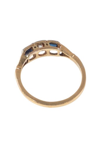 Um 1930 – Trilogy Ring mit Saphiren und Diamant – Bild 4