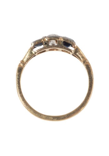 Um 1930 – Trilogy Ring mit Saphiren und Diamant – Bild 5