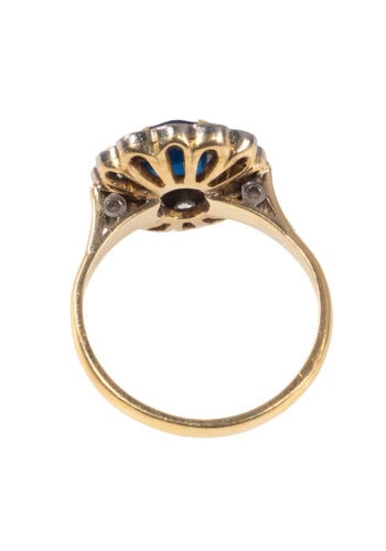 Um 1960 – Entourage Ring mit Saphir und Diamanten – Bild 4