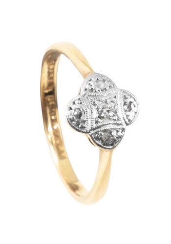 Um 1920 – Art Déco Ring mit Diamanten