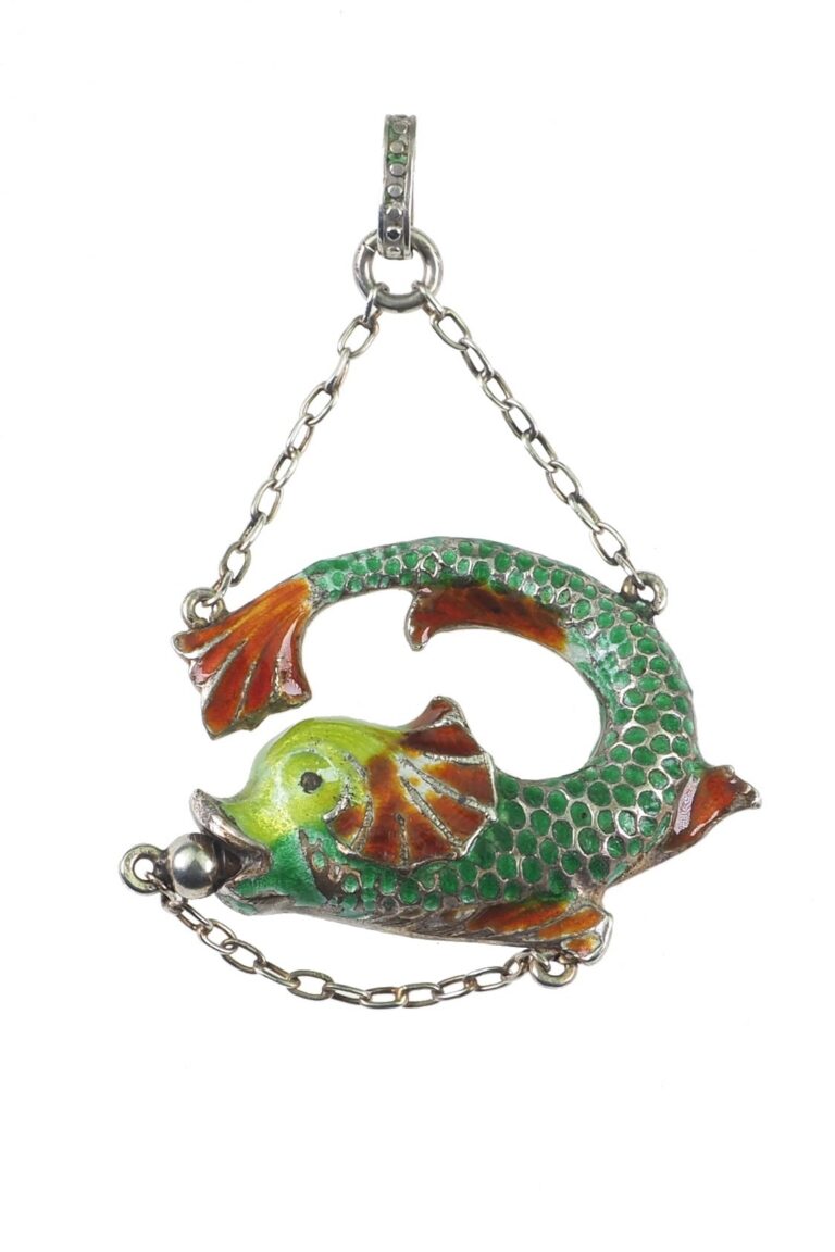 Historismus Anhänger mit Emaille aus Silber